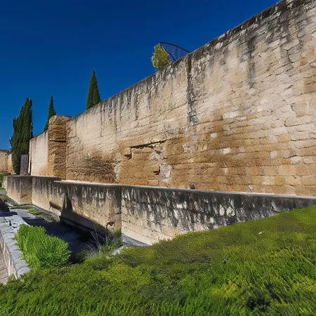 Apartment Alcazares In Historic Center Cordoba