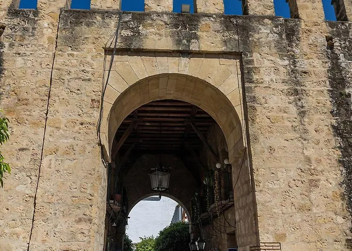 Apartment Alcazares In Historic Center